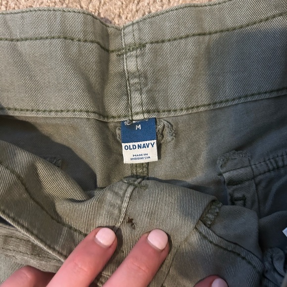 Old Navy green size medium shorts - Picture 4 of 6